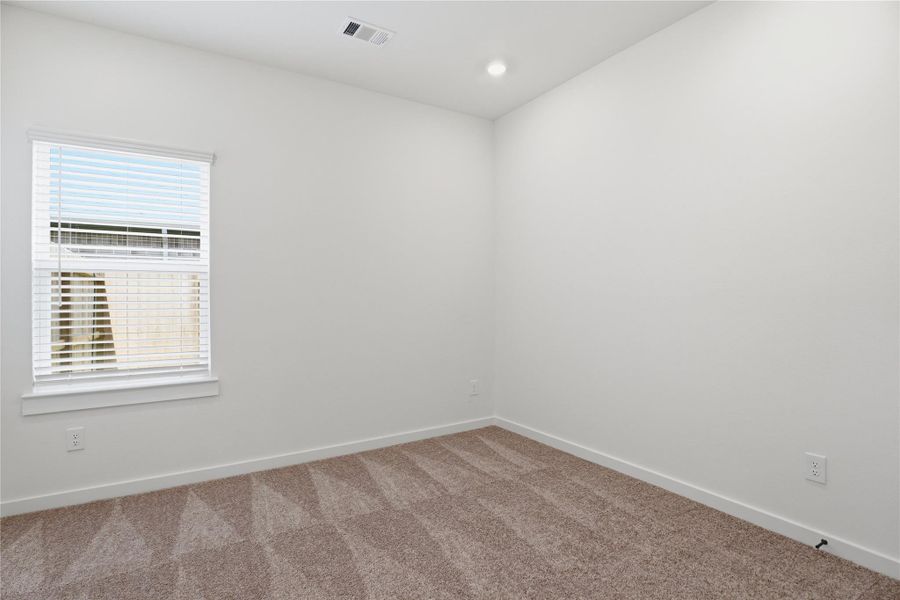 Spacious, unfurnished interior of a new home in Foxtail Palms, Manvel (Image 34).