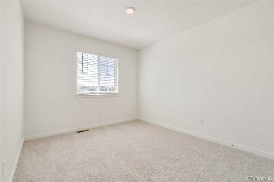 Spacious, unfurnished interior of a new home in Silver Peaks, Lochbuie (Image 22). Spacious, unfurnished interior of a new home in Silver Peaks, Lochbuie (Image 22).