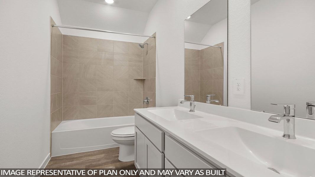 Furnished interior view inside a new home in Silverthorne, Conroe (Image 8). Furnished interior view inside a new home in Silverthorne, Conroe (Image 8).