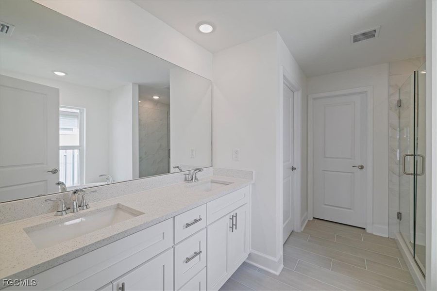 Furnished interior view inside a new home in Cape Coral, Cape Coral (Image 12).