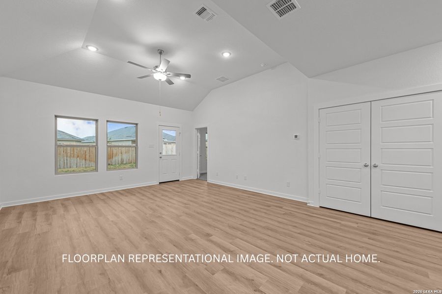 Spacious, unfurnished interior of a new home in Park Place, New Braunfels (Image 14).