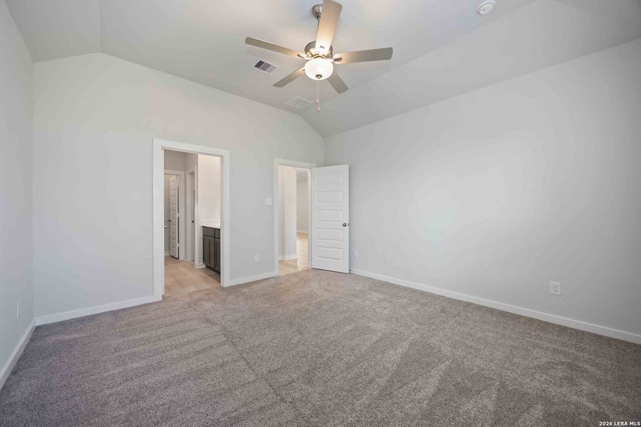 Spacious, unfurnished interior of a new home in Red Hawk Landing, San Antonio (Image 13).