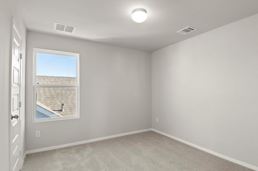 Spacious, unfurnished interior of a new home in Harvest Ridge, Elgin (Image 25).