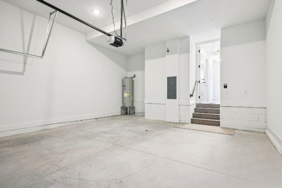 Spacious, unfurnished interior of a new home in Parkview at Hamlin, Winter Garden (Image 31).