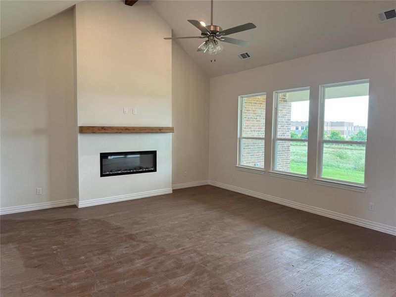 Spacious, unfurnished interior of a new home in Calhoun Acres, Azle (Image 22).