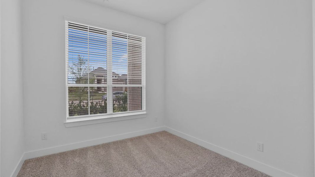 Spacious, unfurnished interior of a new home in Wildrye 45', Waller (Image 15).