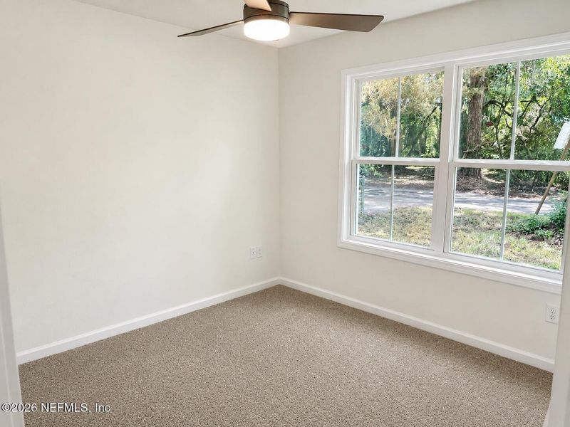 Spacious, unfurnished interior of a new home in , Jacksonville (Image 9).