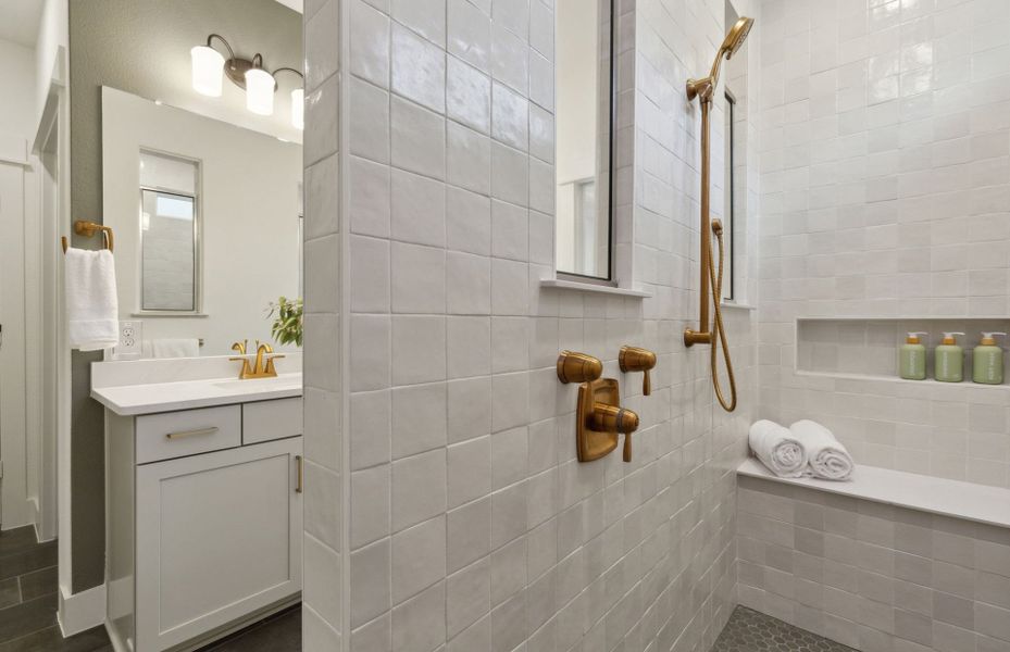 Owner's bath with designer details in new home design by Del Webb Barton Village in Lebanon, TN Owner's bath with designer details in new home design by Del Webb Barton Village in Lebanon, TN