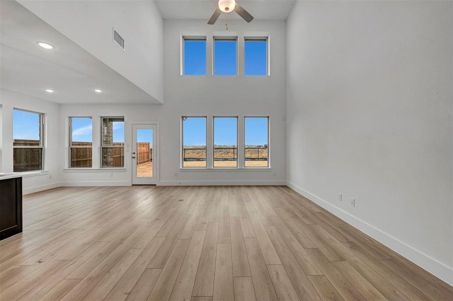 Spacious, unfurnished interior of a new home in Lily Creek at Sutton Fields, Aubrey (Image 21).