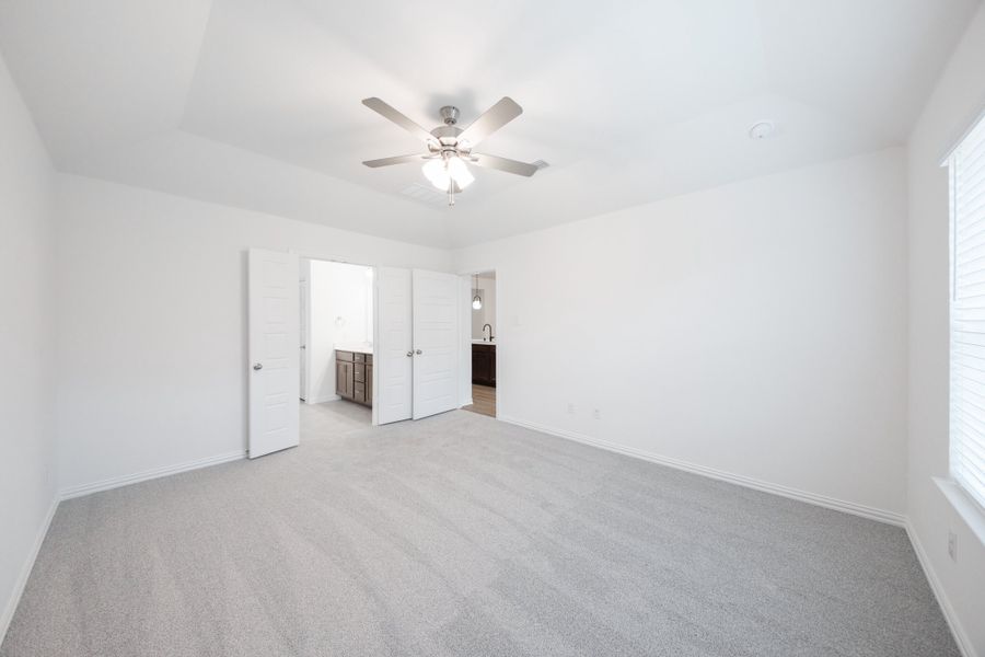 Spacious, unfurnished interior of a new home in Whitewing Trails, Princeton (Image 19).
