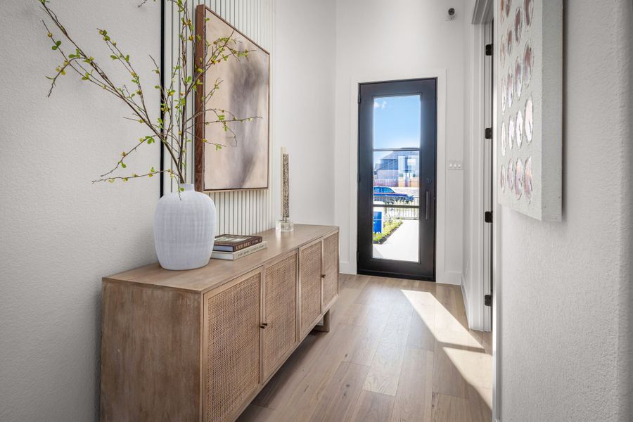 Representative furnished interior of a home built from the Gillett by Pulte Homes in Kuempel Farms, Pflugerville (Image 55).