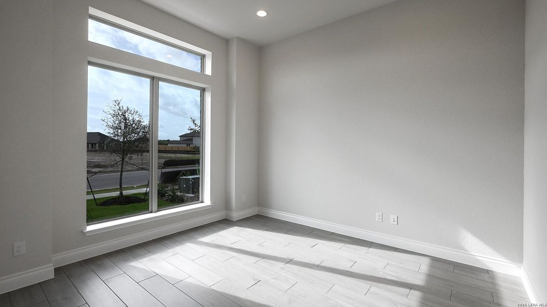 Spacious, unfurnished interior of a new home in Legacy at Lake Dunlap, New Braunfels (Image 15).