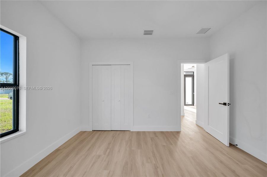 Spacious, unfurnished interior of a new home in , North Port (Image 27).