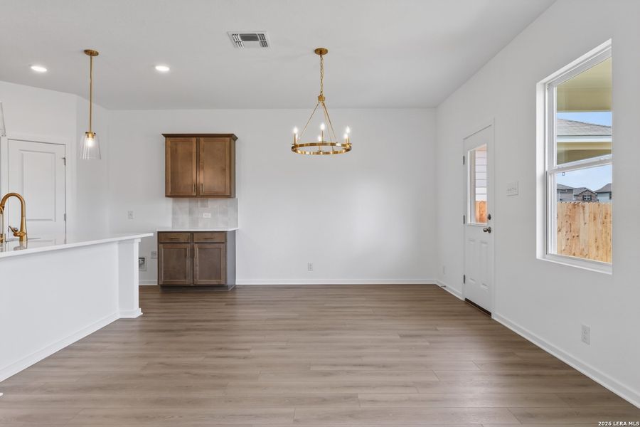 Spacious, unfurnished interior of a new home in Hennersby Hollow, San Antonio (Image 12). Spacious, unfurnished interior of a new home in Hennersby Hollow, San Antonio (Image 12).