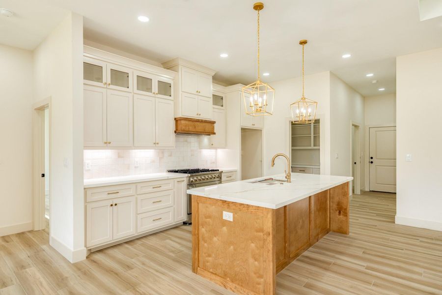 Furnished interior view inside a new home in , Richwood (Image 9).