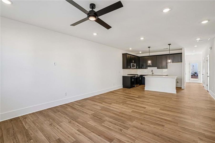 Spacious, unfurnished interior of a new home in Park Vue, Atlanta (Image 33). Spacious, unfurnished interior of a new home in Park Vue, Atlanta (Image 33).