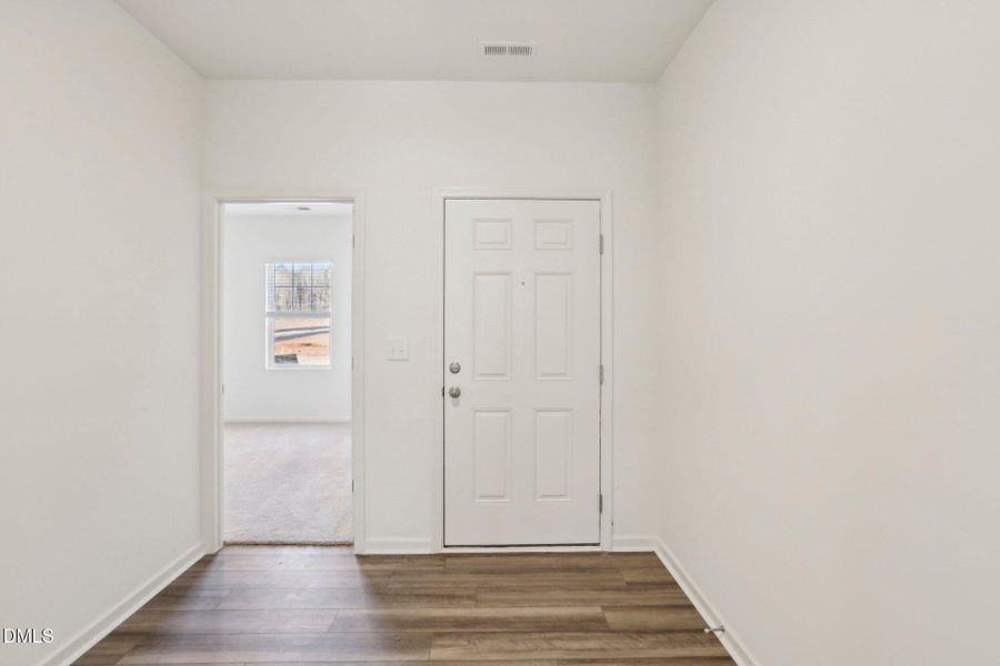 6-web-or-mls-Babbling Brk Dr-006