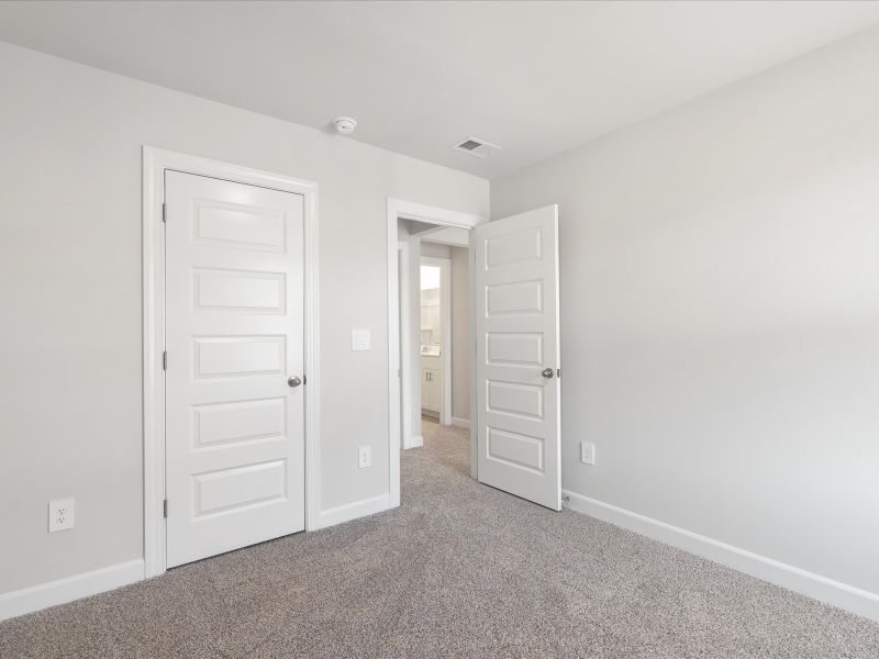 Welcome to the Sydney floorplan at Brayfield Manor - Heritage Collection.