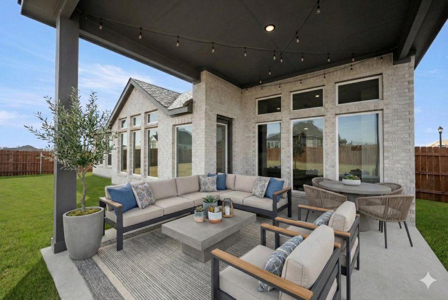 Exterior details and patio area of a home in Bull Hide Estates, Hewitt (Image 3).