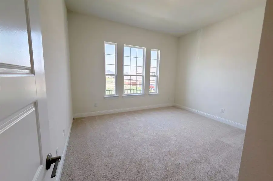 Spacious, unfurnished interior of a new home in Walsh, Fort Worth (Image 9).