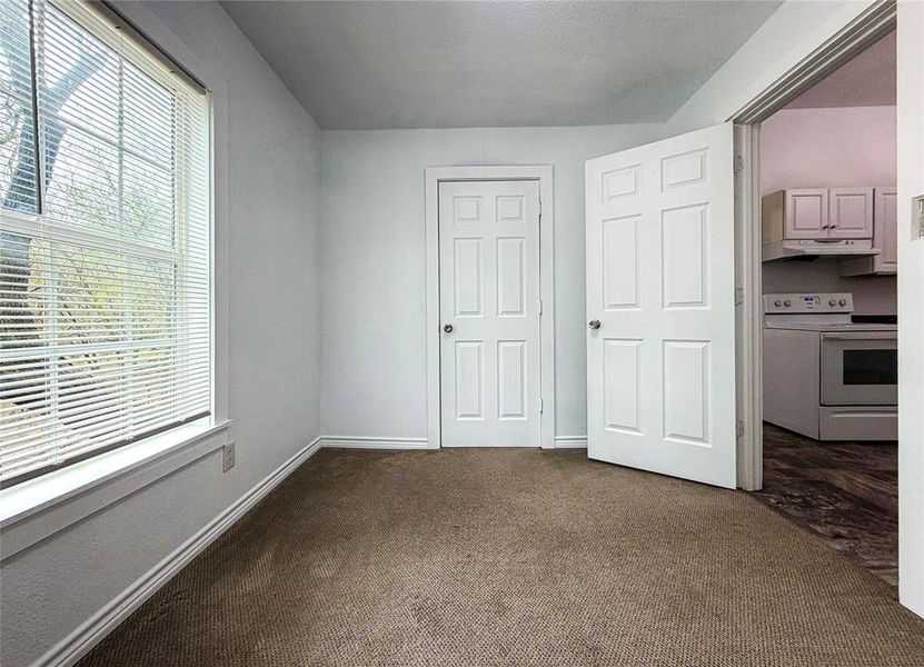 Spacious, unfurnished interior of a new home in , Mineral Wells (Image 15).