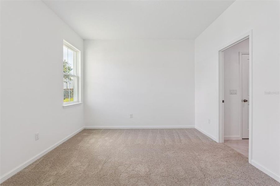 Spacious, unfurnished interior of a new home in Grand Isle, Grand Island (Image 15).
