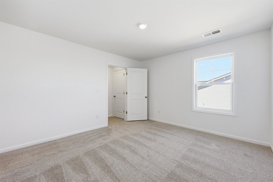 Spacious, unfurnished interior of a new home in Edgefield, Loris (Image 32). Spacious, unfurnished interior of a new home in Edgefield, Loris (Image 32).