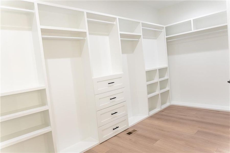 Spacious, unfurnished interior of a new home in , Atlanta (Image 70).