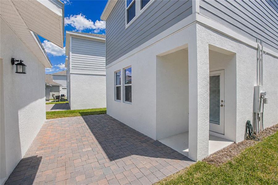 Exterior details and patio area of a home in Tohoqua, Kissimmee (Image 23).