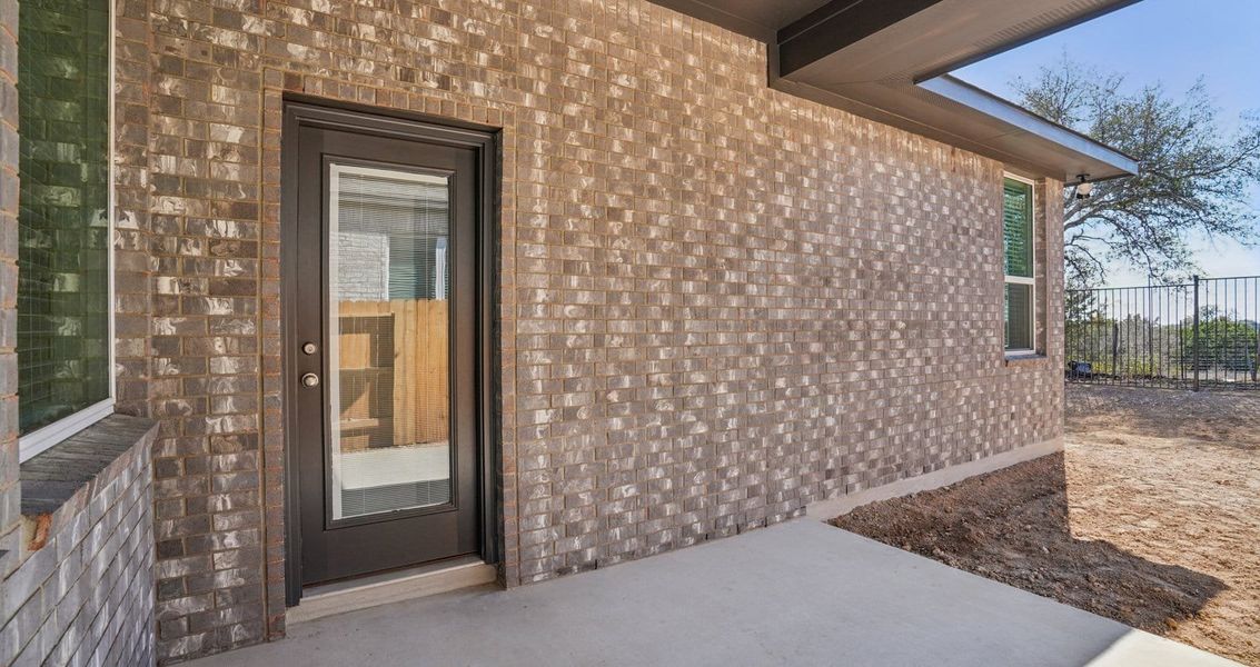 Exterior details and patio area of a home in Meyer Ranch, New Braunfels (Image 3).