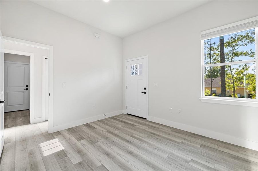 Spacious, unfurnished interior of a new home in , Ocala (Image 44).