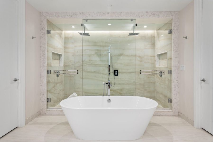 Primary Bathroom MIB_9924