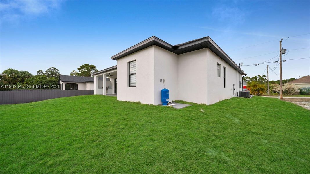 Exterior details and patio area of a home in , Lehigh Acres (Image 3).