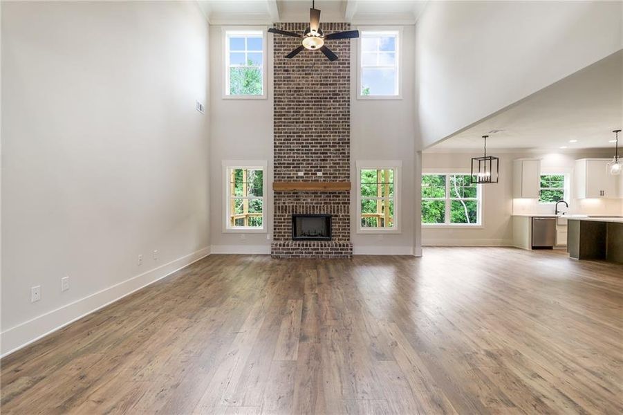 Spacious, unfurnished interior of a new home in Spring Creek, Monroe (Image 15).