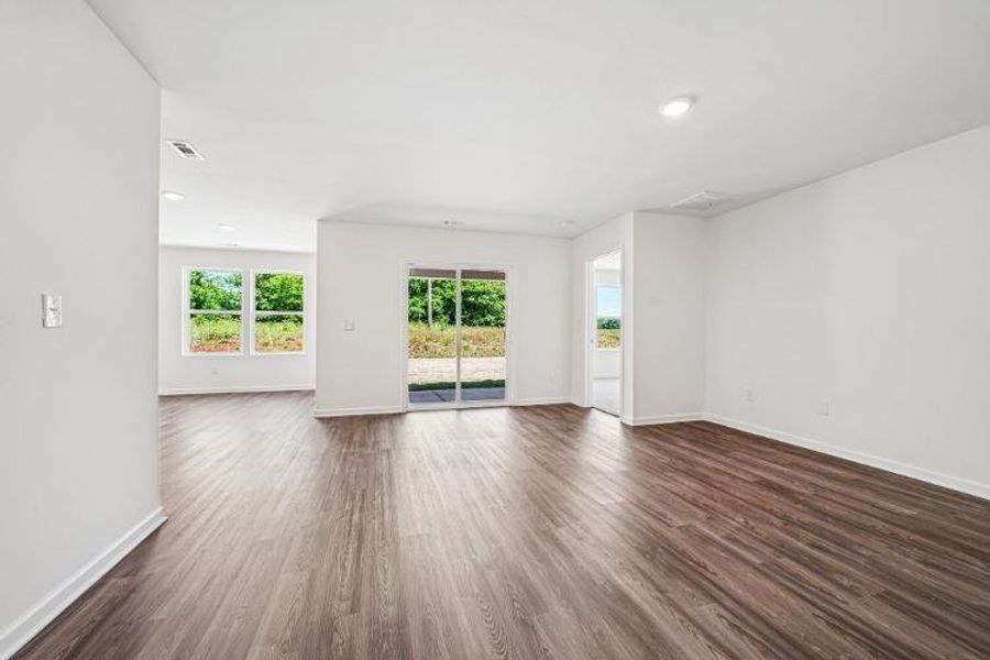 Spacious, unfurnished interior of a new home in Woodlake Landing, Hartwell (Image 14). Spacious, unfurnished interior of a new home in Woodlake Landing, Hartwell (Image 14).
