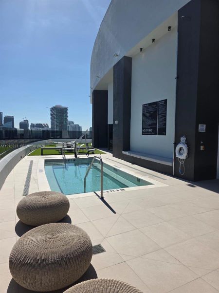 Community amenities in , Miami (Image 37).