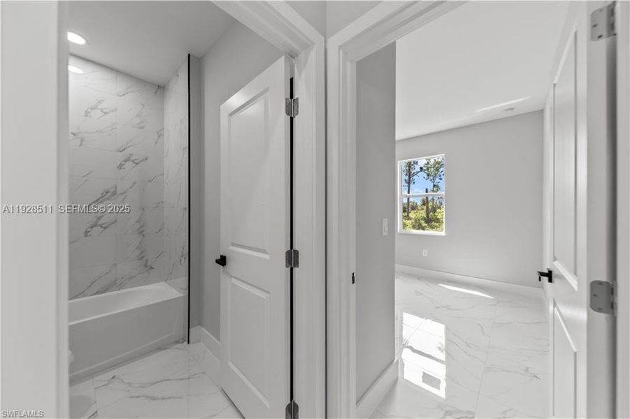 Spacious, unfurnished interior of a new home in , Lehigh Acres (Image 14).