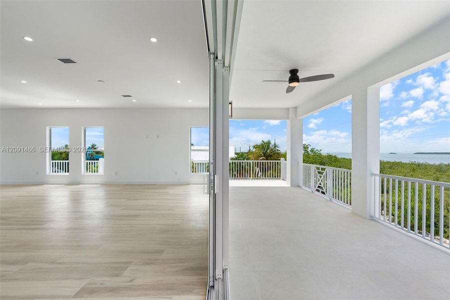 Spacious, unfurnished interior of a new home in , Tavernier (Image 79).