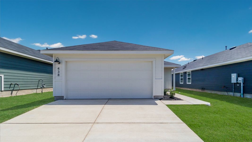 Representative exterior photo of a completed home built from the The Barton by D.R. Horton in Watermill, Uhland, TX (Image 1). Representative exterior photo of a completed home built from the The Barton by D.R. Horton in Watermill, Uhland, TX (Image 1).