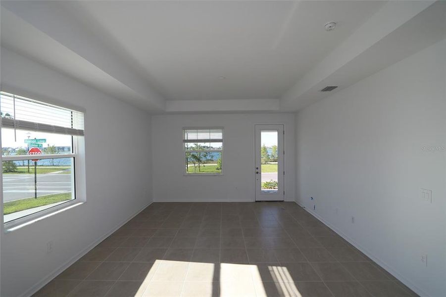 Spacious, unfurnished interior of a new home in , Sarasota (Image 11).