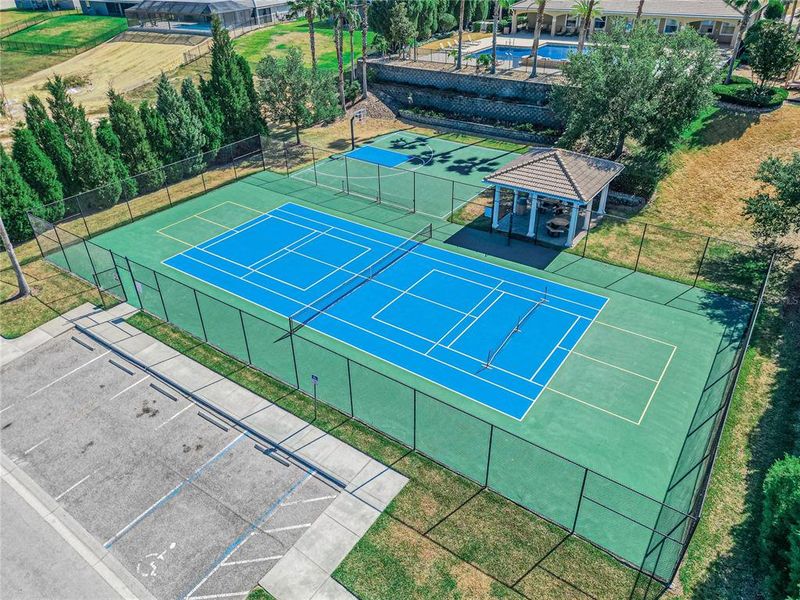 Community amenities in , Auburndale (Image 42).