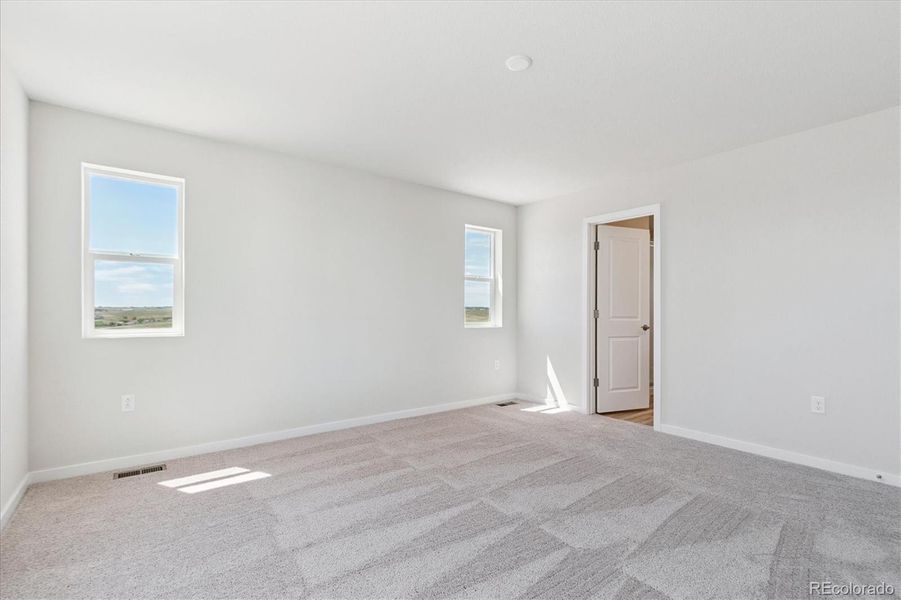 Spacious, unfurnished interior of a new home in Sweetgrass, Dacono (Image 19).