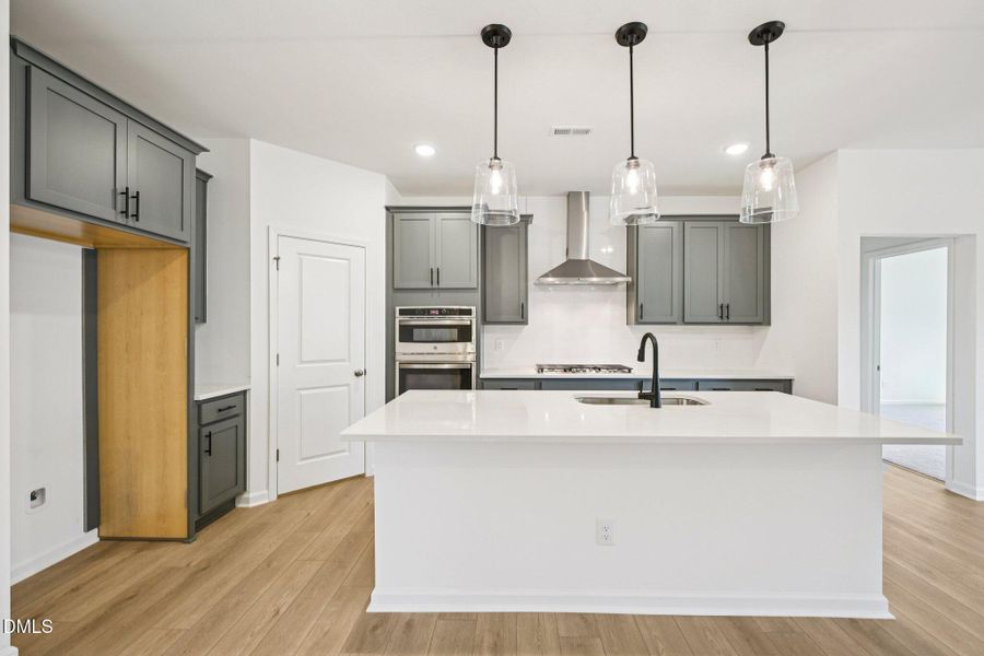 17-web-or-mls-Ken Dr-S1704-017