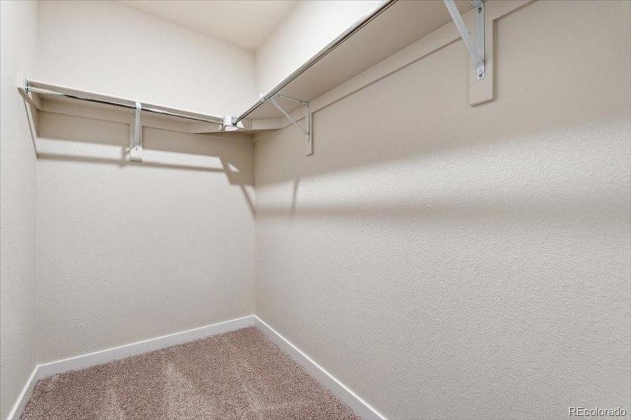 Spacious, unfurnished interior of a new home in Legato, Commerce City (Image 14).