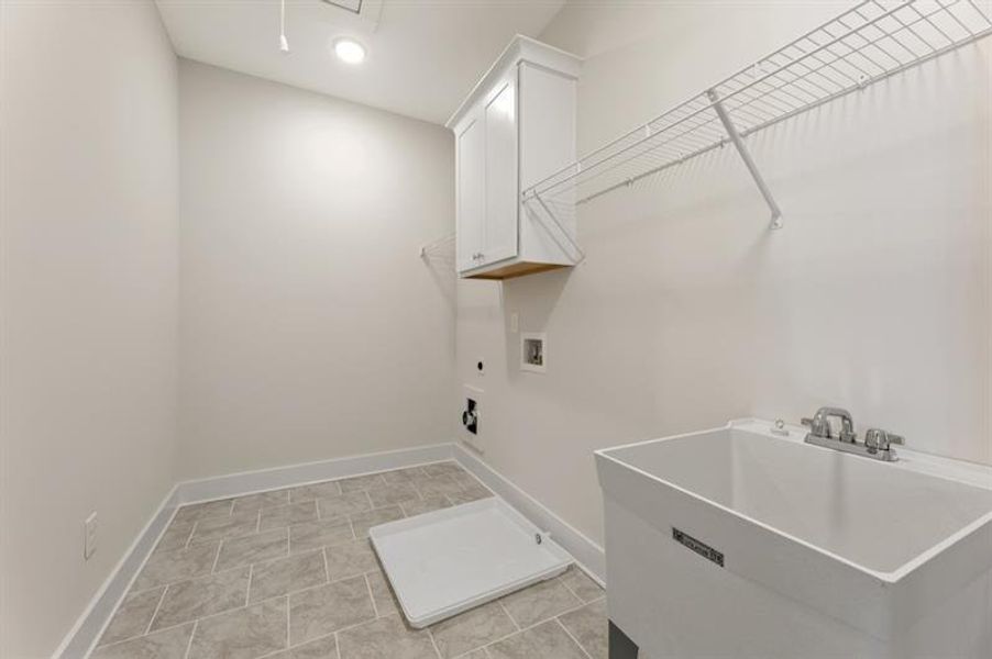 Image 32 of a home in Arden on Lanier. Image 32 of a home in Arden on Lanier.