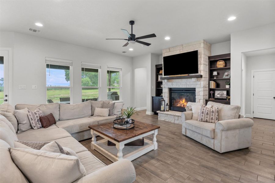 Furnished interior view inside a new home in , Salado (Image 8).