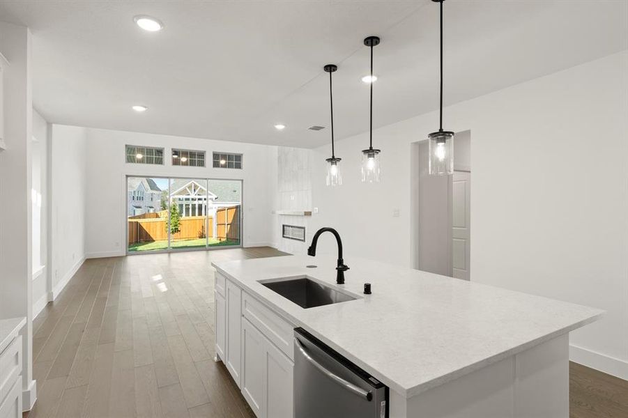 15. 8511 Great Stone - Kitchen (4)