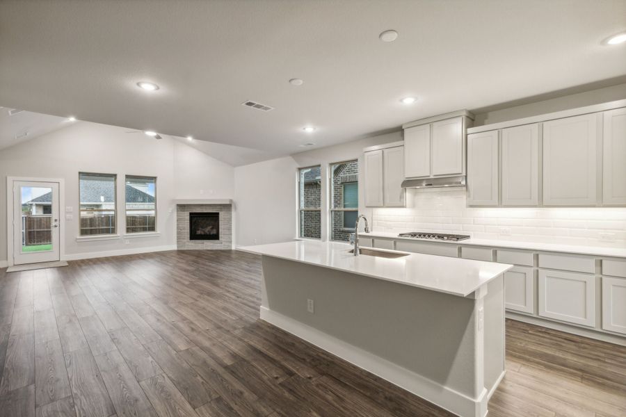 Furnished interior view inside a new home in Dove Hollow, Waxahachie (Image 6).
