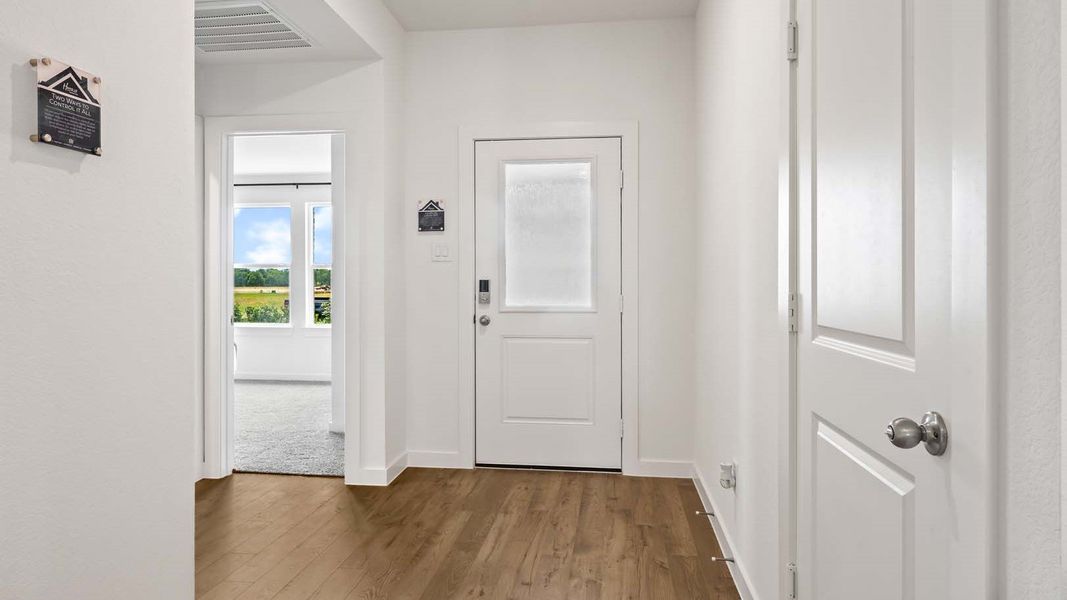 Spacious, unfurnished interior of a new home in Evergreen, Rosenberg (Image 20).