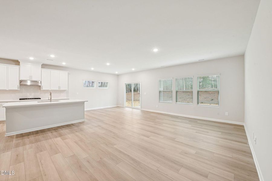 5 - Living 5 - Living